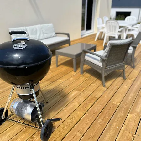 Maison Neuve Proche Avec Parking Gratuit Nyaraló