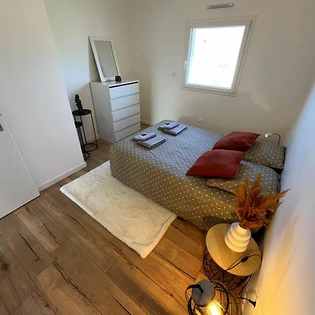 Dom wakacyjny Maison Neuve Proche Avec Parking Gratuit