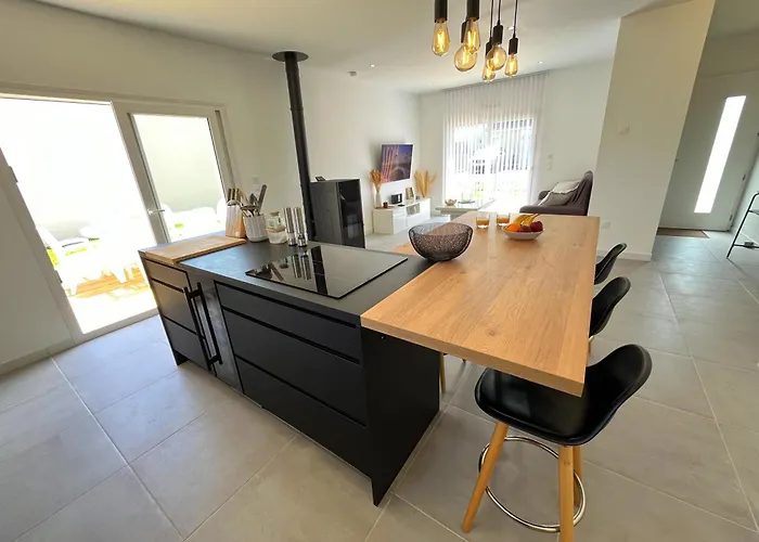 Maison Neuve Proche Avec Parking Gratuit Ferienhaus *